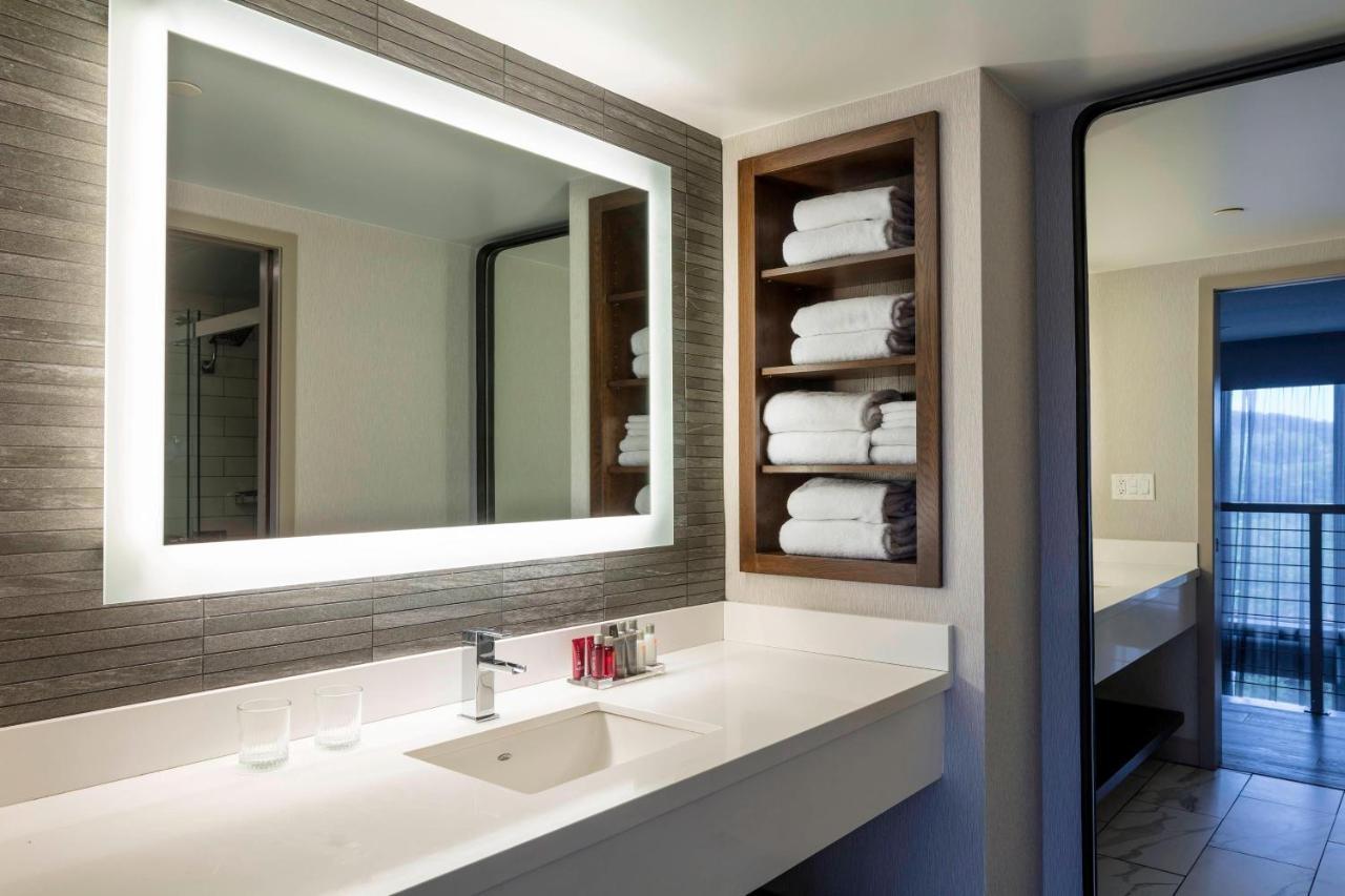 Hotel Boston Marriott Newton Extérieur photo