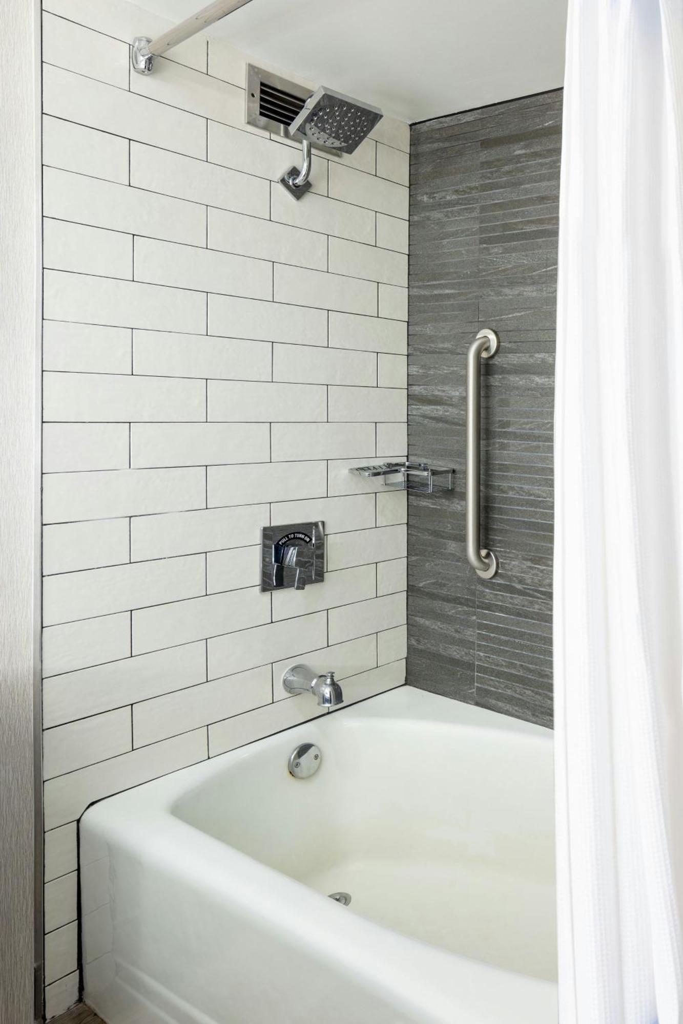 Hotel Boston Marriott Newton Extérieur photo